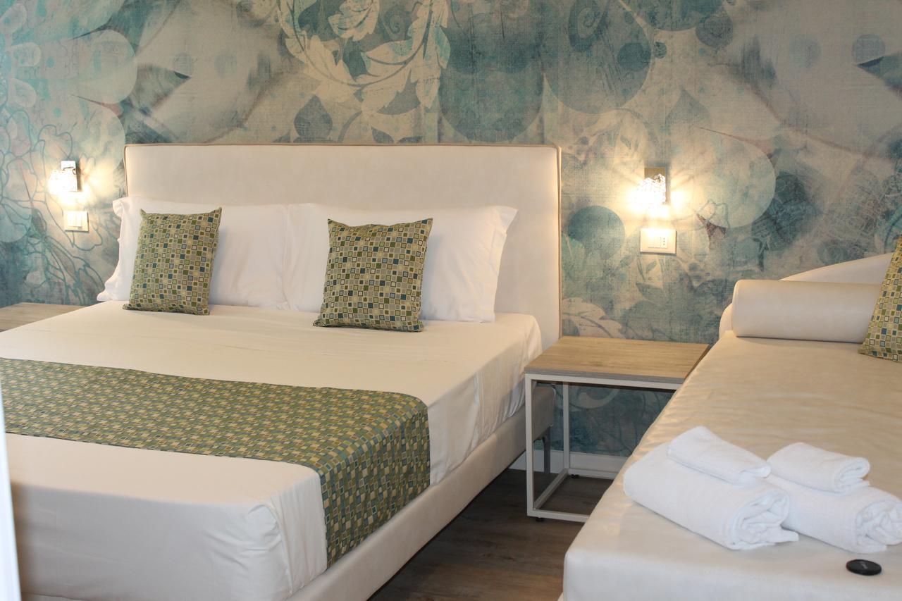 Lake Garda Beach Hostel ปาเดงเก ซุล การ์ดา ภายนอก รูปภาพ