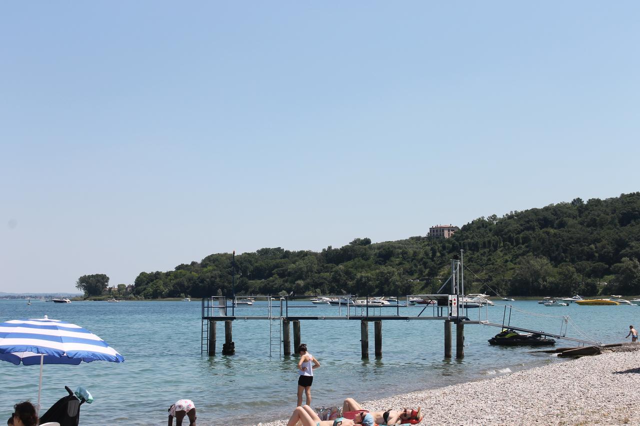 Lake Garda Beach Hostel ปาเดงเก ซุล การ์ดา ภายนอก รูปภาพ